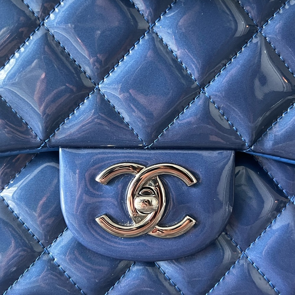 [Authentic] CHANEL PATENT LEATHER JUMBO DOUBLE FLAP BAG - Picture 11 of 17